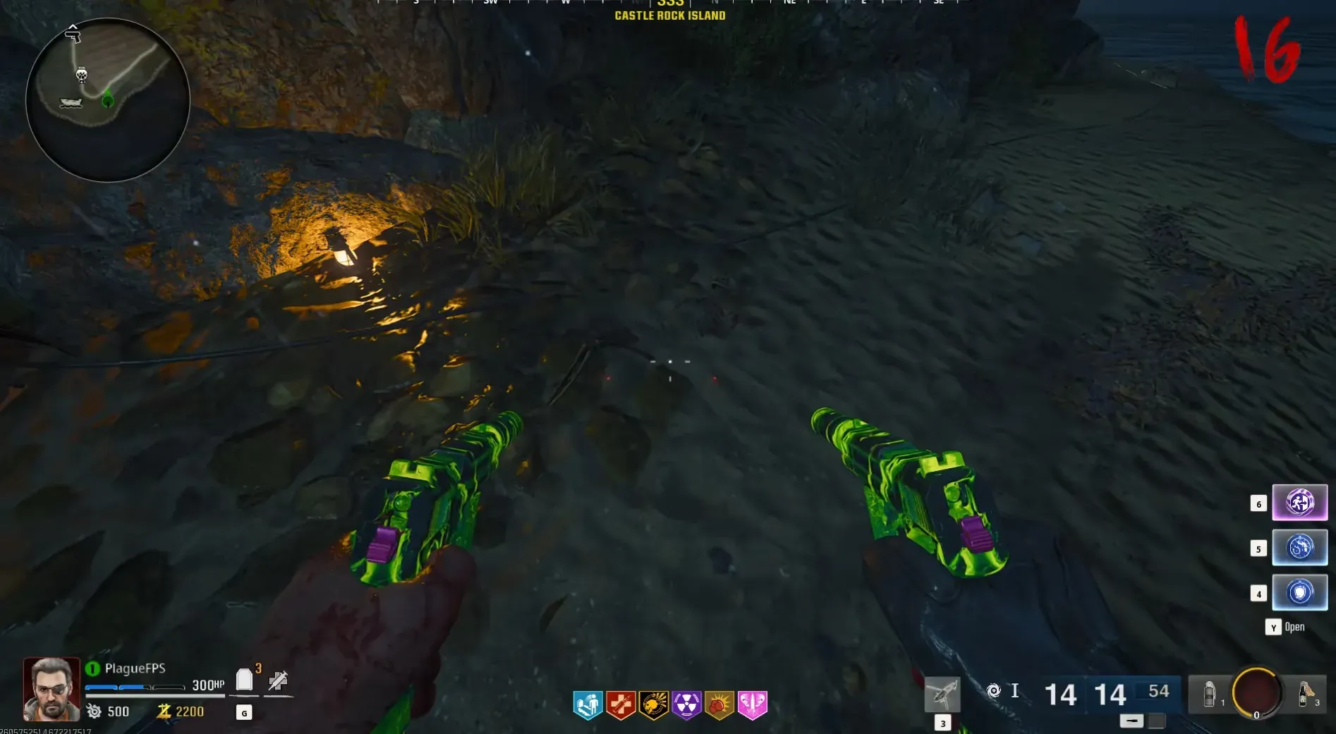 Castle Rock skeleton: sand by the cable and GobbleGum machine